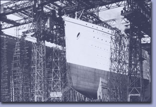 Die Titanic und Olympic auf der Helling, 1910 Die Titanic und Olympic auf der Helling, 1910