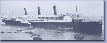 Die Vaterland verlässt den Hamburger Hafen, 1914 Die Vaterland verlässt den Hamburger Hafen, 1914